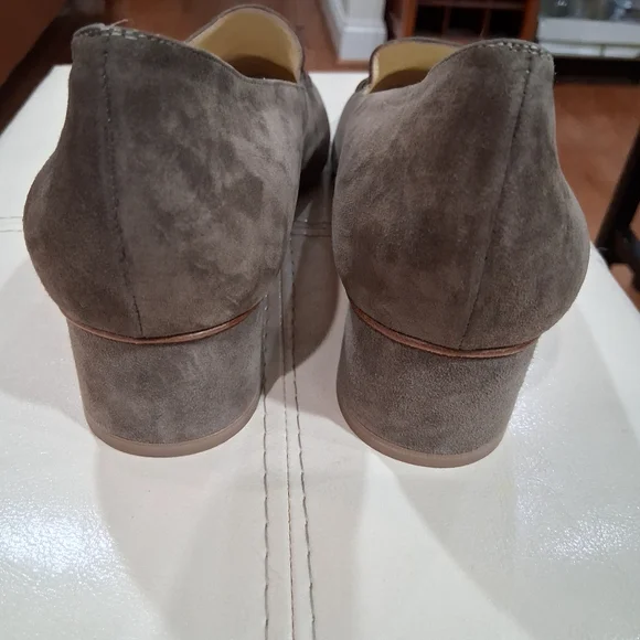Sarah Flint Rosie Loafer in Taupe Suede Size 11 NWOT - Picture 4 of 10
